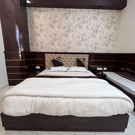 Hotel Mangalam Grand à Lucknow Extérieur photo