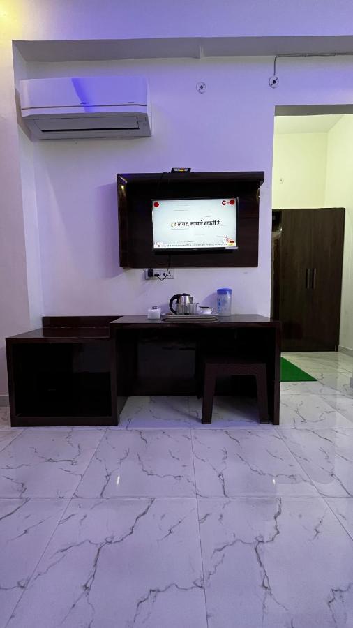 Hotel Mangalam Grand à Lucknow Extérieur photo